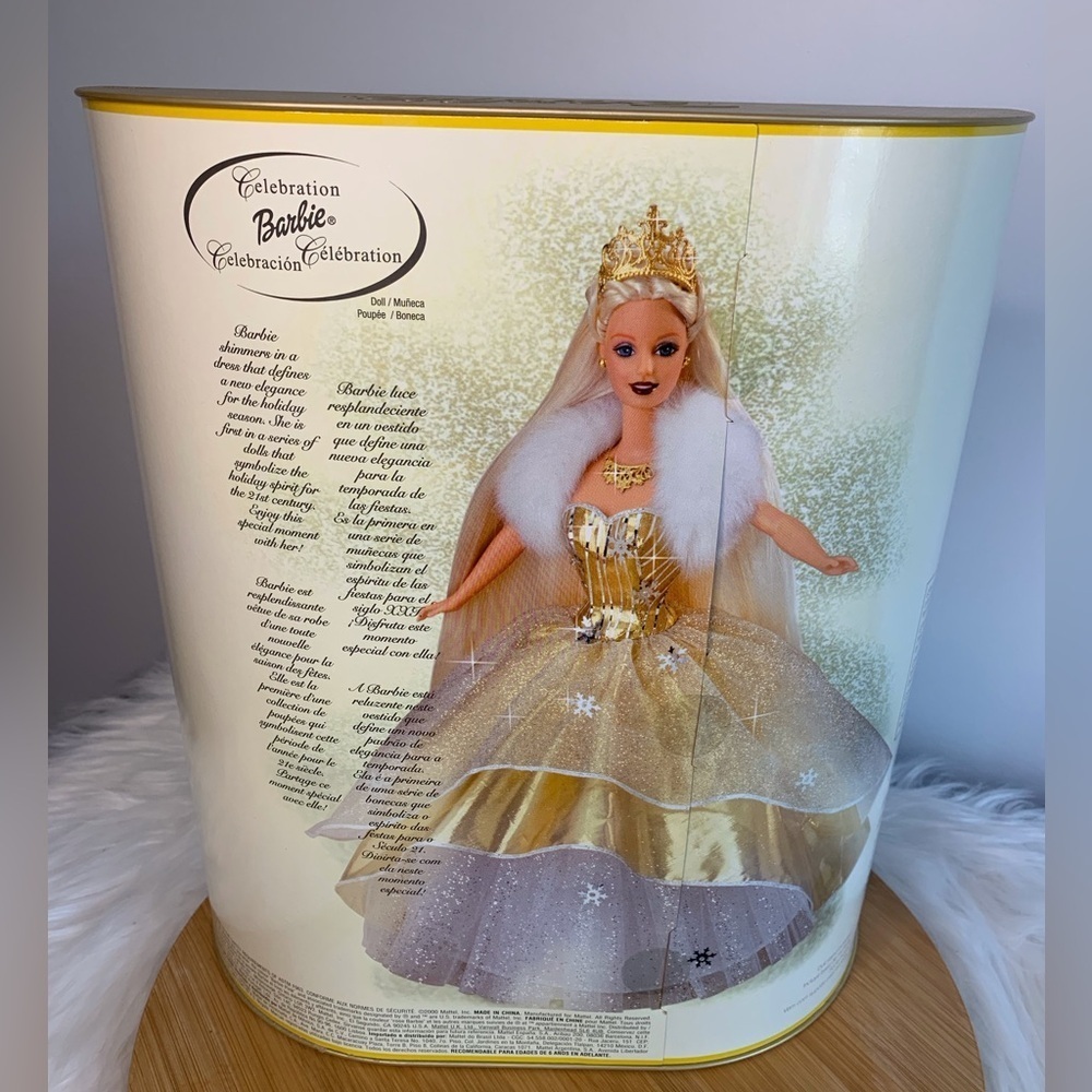 Collectable(88) Vintage Barbie Celebration Doll in Gold and White 2000 - Picture 11 of 11